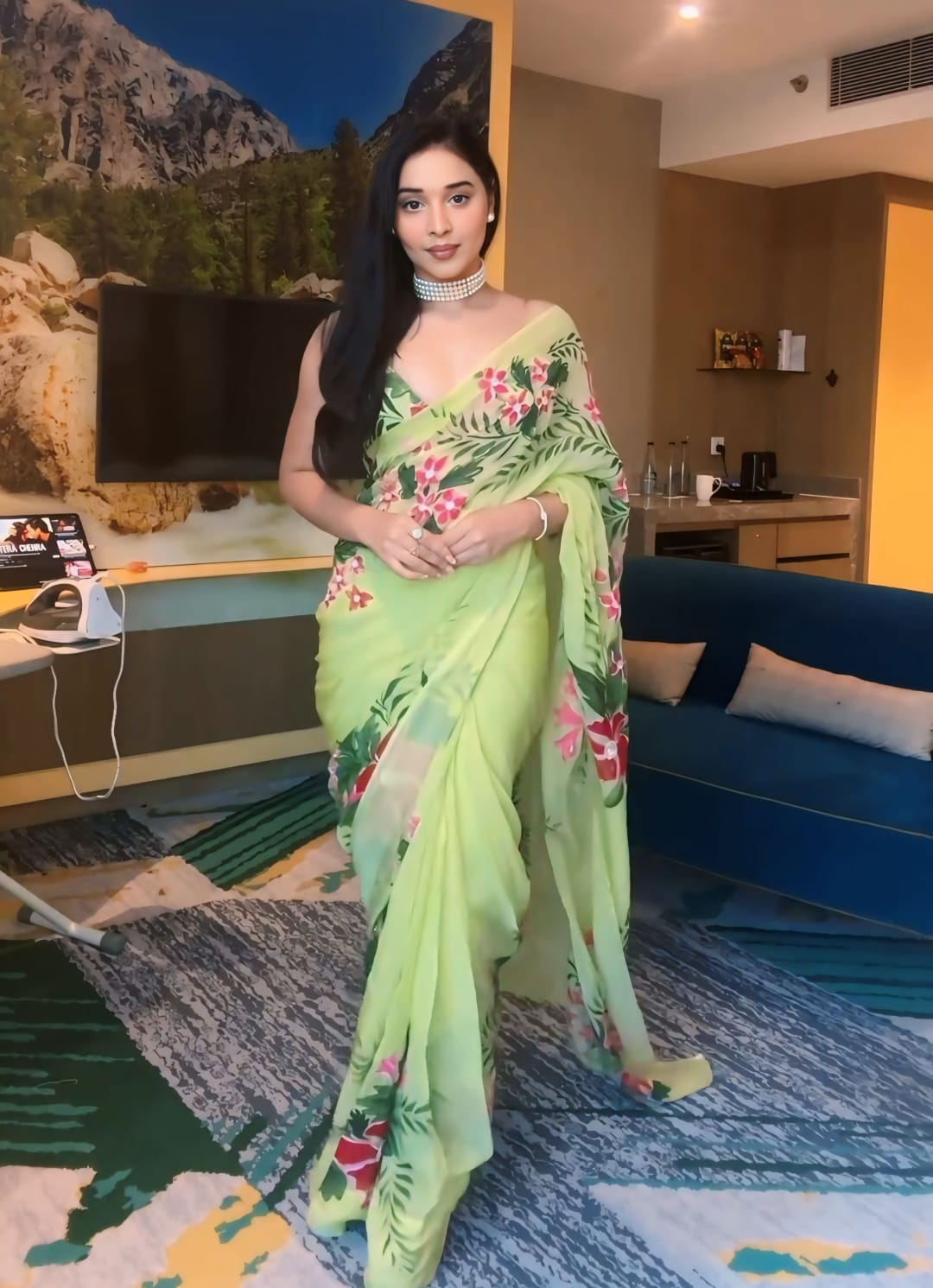 Gorgeous 1 Minute Ready To Wear Pista Georgette Floral Digital Printed Saree