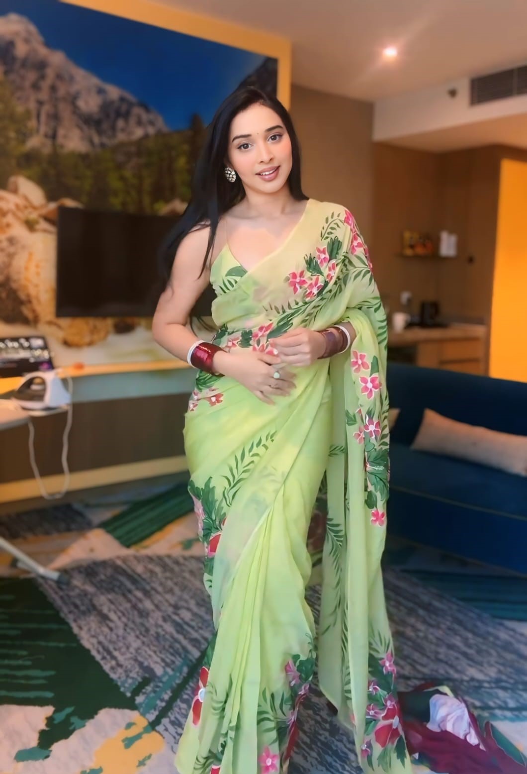 Gorgeous 1 Minute Ready To Wear Pista Georgette Floral Digital Printed Saree