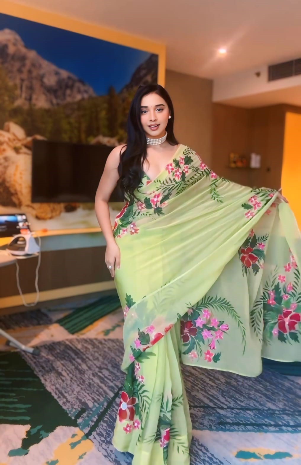 Gorgeous 1 Minute Ready To Wear Pista Georgette Floral Digital Printed Saree