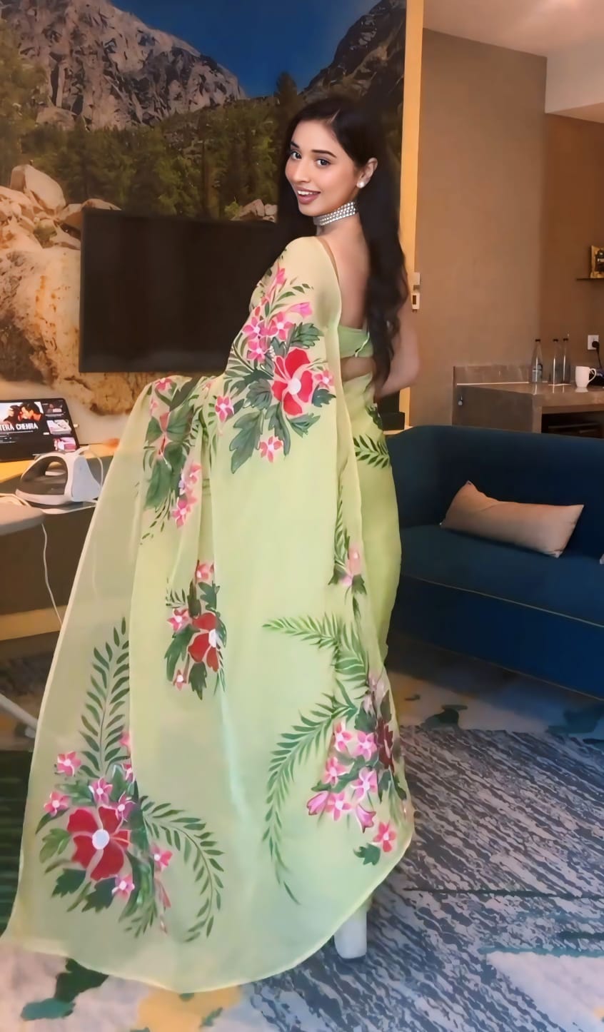 Gorgeous 1 Minute Ready To Wear Pista Georgette Floral Digital Printed Saree