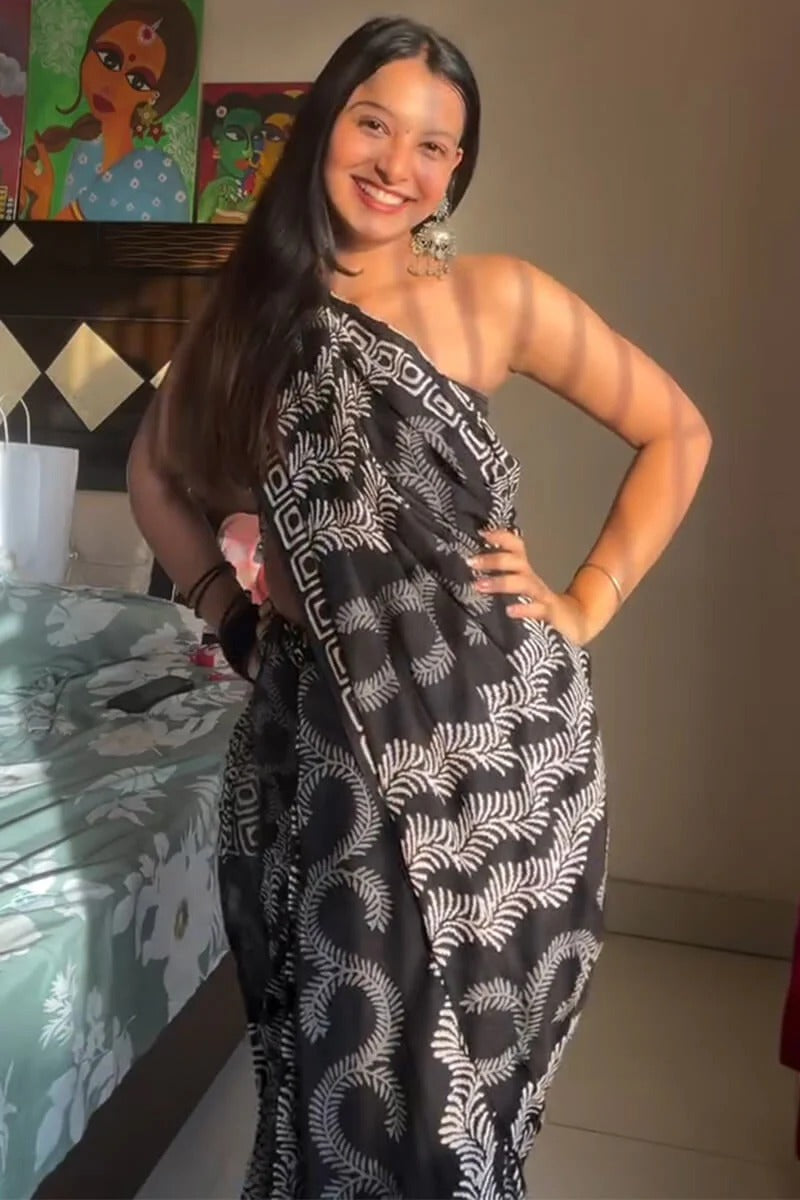 Splendiferous 1 Minute Ready To Wear Black Cotton Digital Print Saree