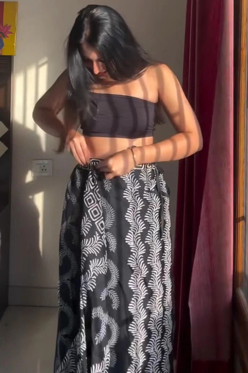 Splendiferous 1 Minute Ready To Wear Black Cotton Digital Print Saree