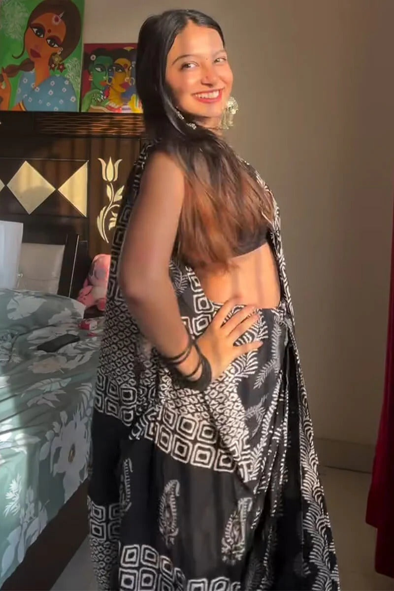 Splendiferous 1 Minute Ready To Wear Black Cotton Digital Print Saree