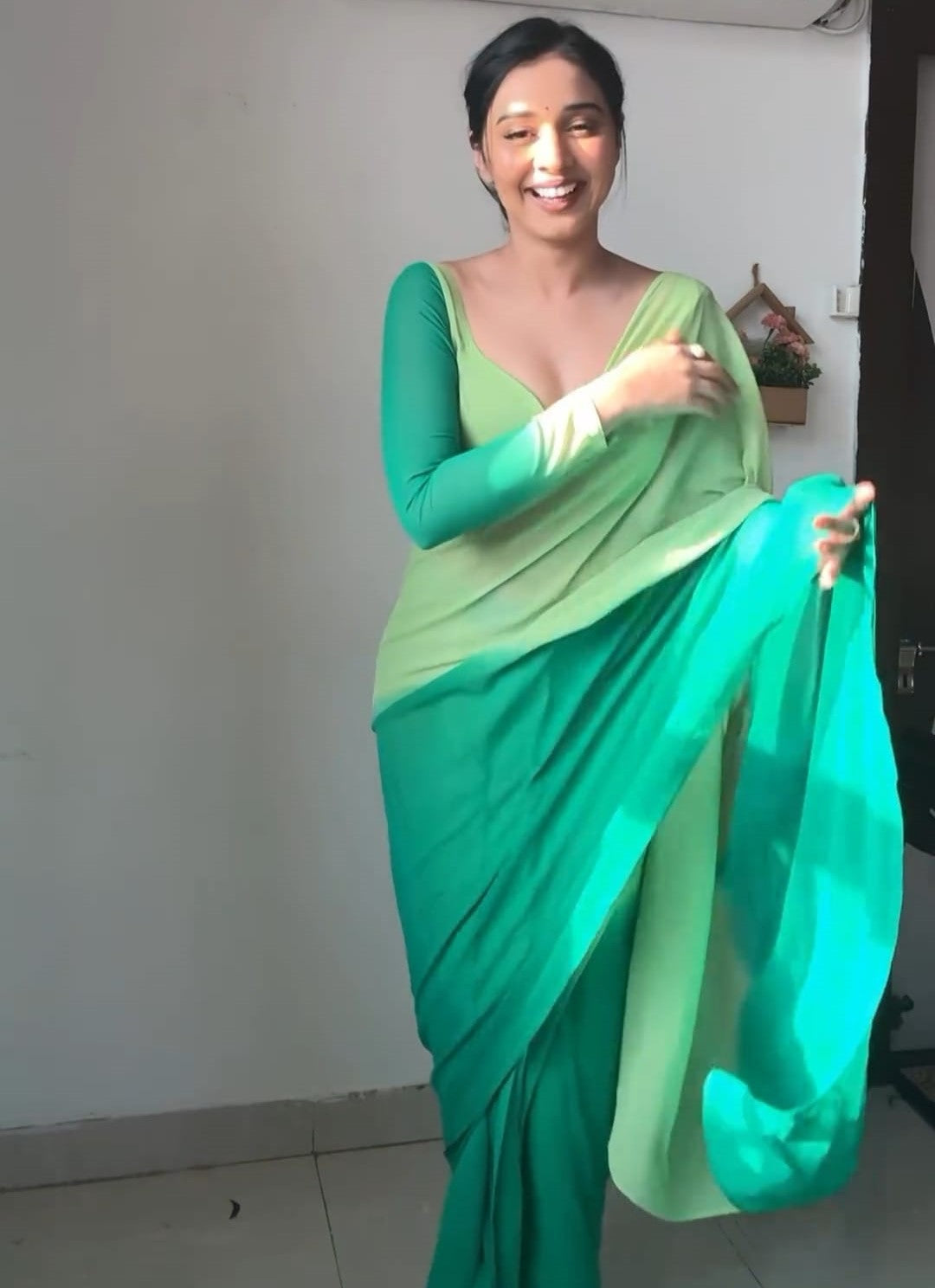 Efflorescence 1 Minute Ready To Wear Green Georgette Saree