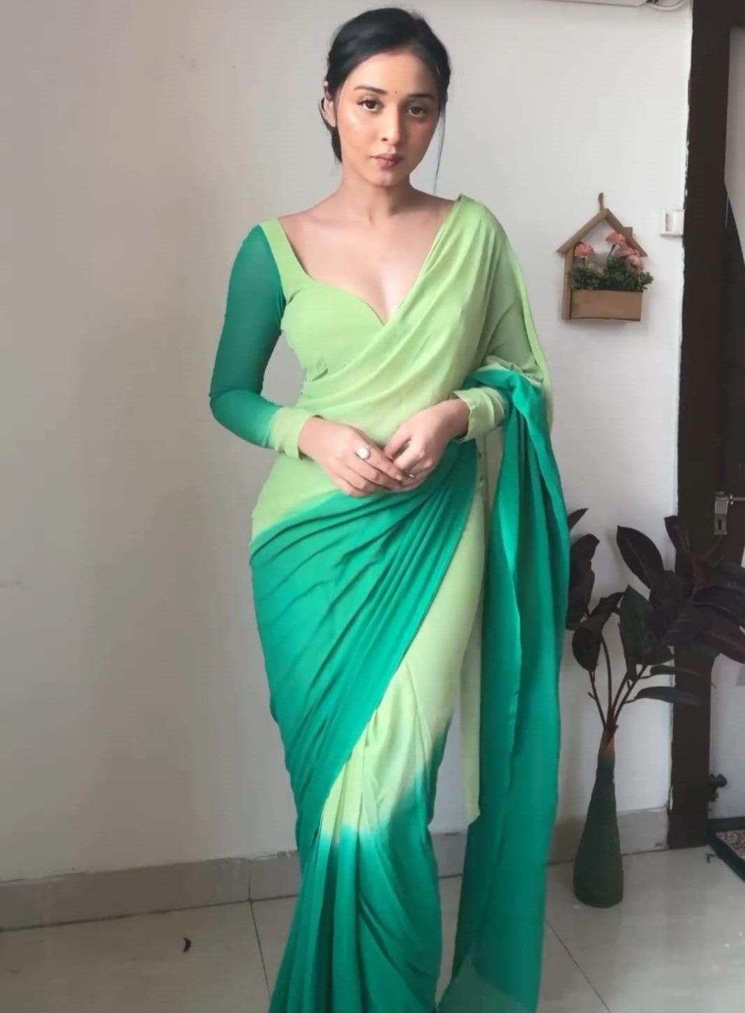 Efflorescence 1 Minute Ready To Wear Green Georgette Saree
