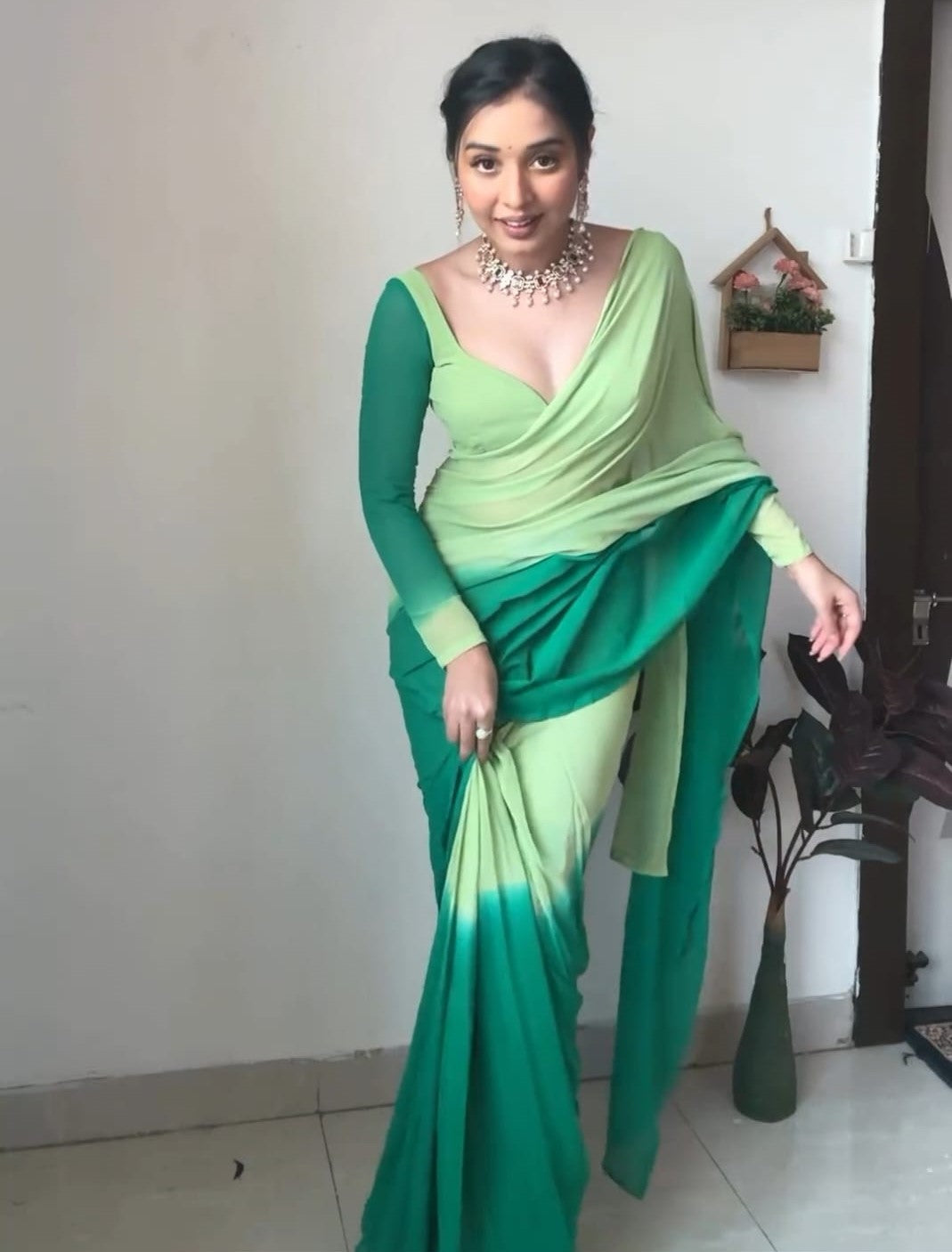 Efflorescence 1 Minute Ready To Wear Green Georgette Saree