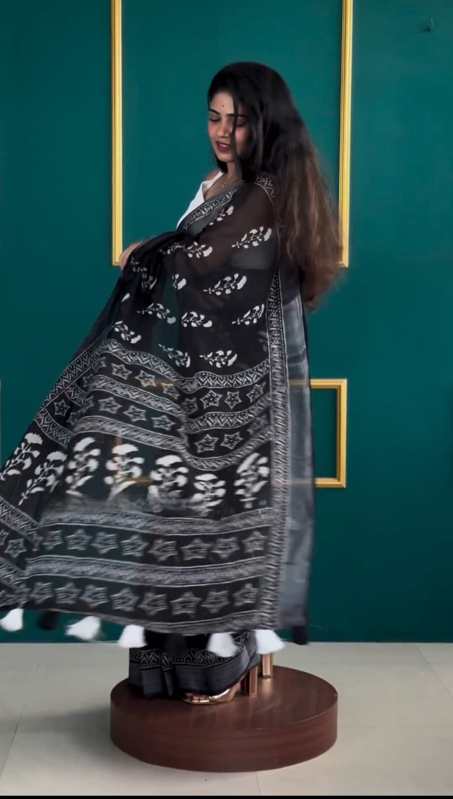 Dissemble 1 Minute Ready To Wear Black Cotton Digital Printed Saree