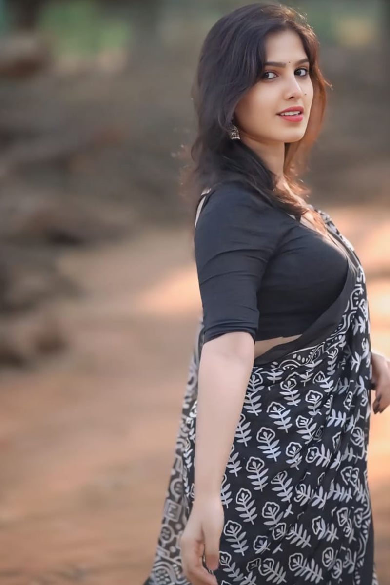 Incredible 1 Minute Ready To Wear Black Cotton Digital Print Saree