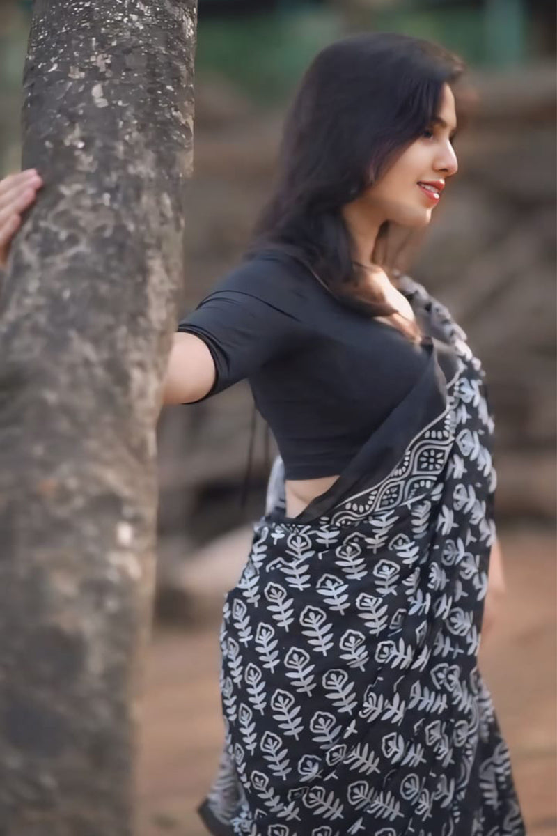 Incredible 1 Minute Ready To Wear Black Cotton Digital Print Saree