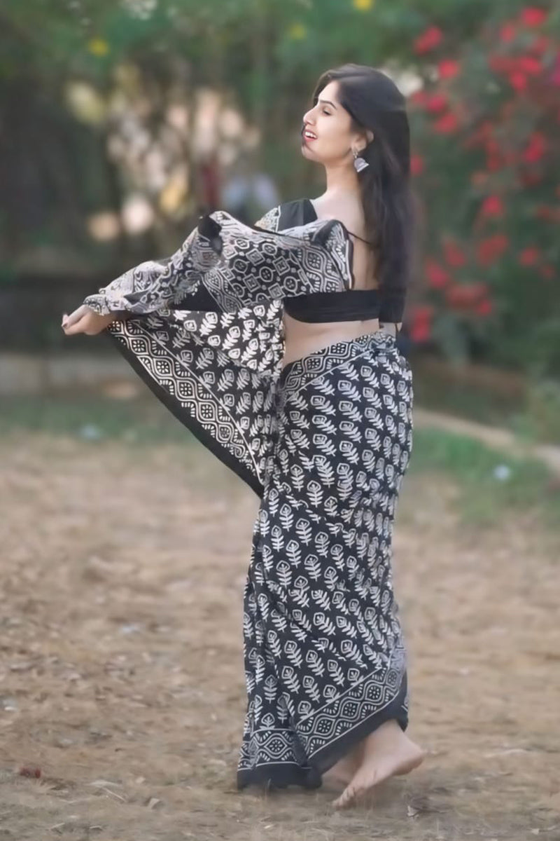 Incredible 1 Minute Ready To Wear Black Cotton Digital Print Saree