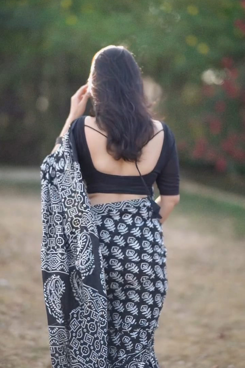 Incredible 1 Minute Ready To Wear Black Cotton Digital Print Saree