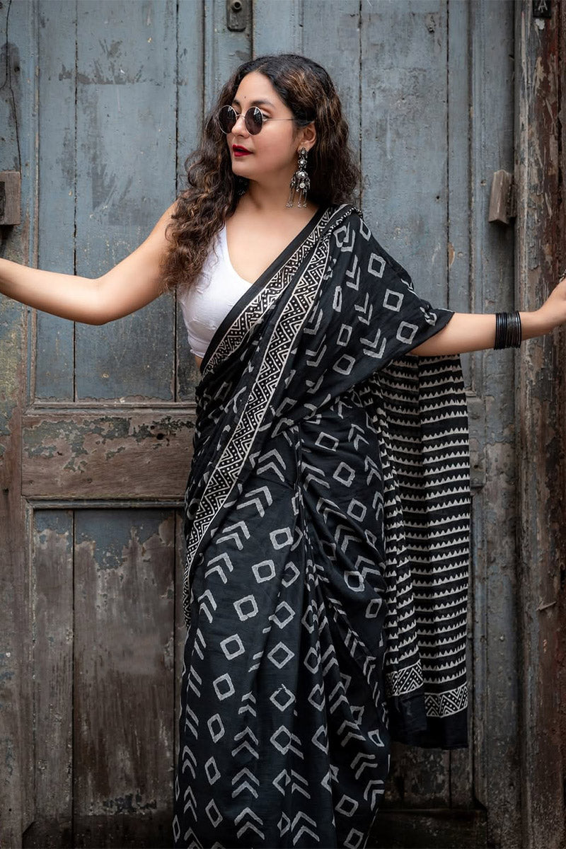 Groovy 1 Minute Ready To Wear Black Mul Cotton Digital Printed Saree With Pocket