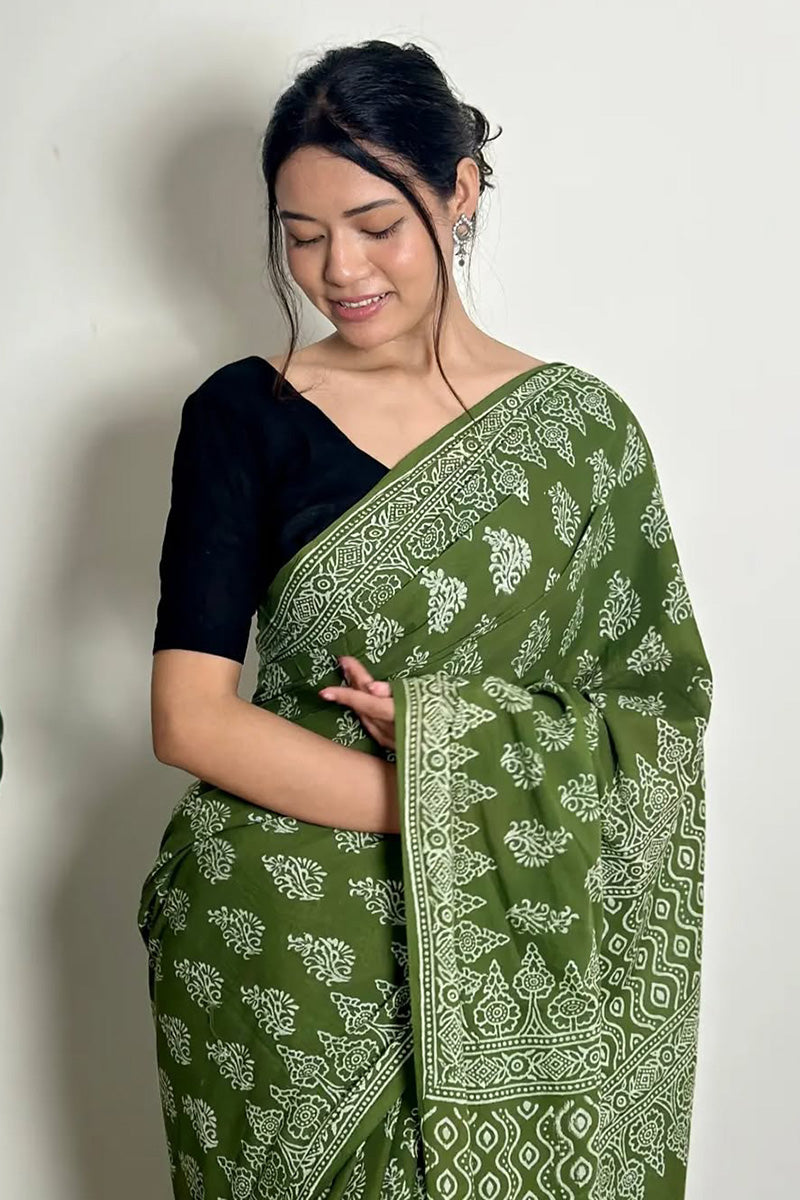 Stylish 1 Minute Ready To Wear Dark Green Mul Cotton Digital Printed Saree With Pocket