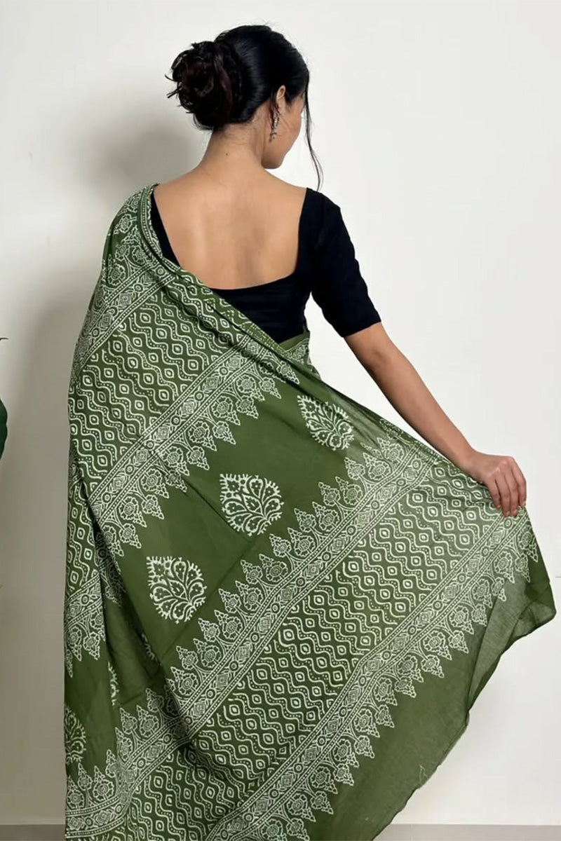 Stylish 1 Minute Ready To Wear Dark Green Mul Cotton Digital Printed Saree With Pocket