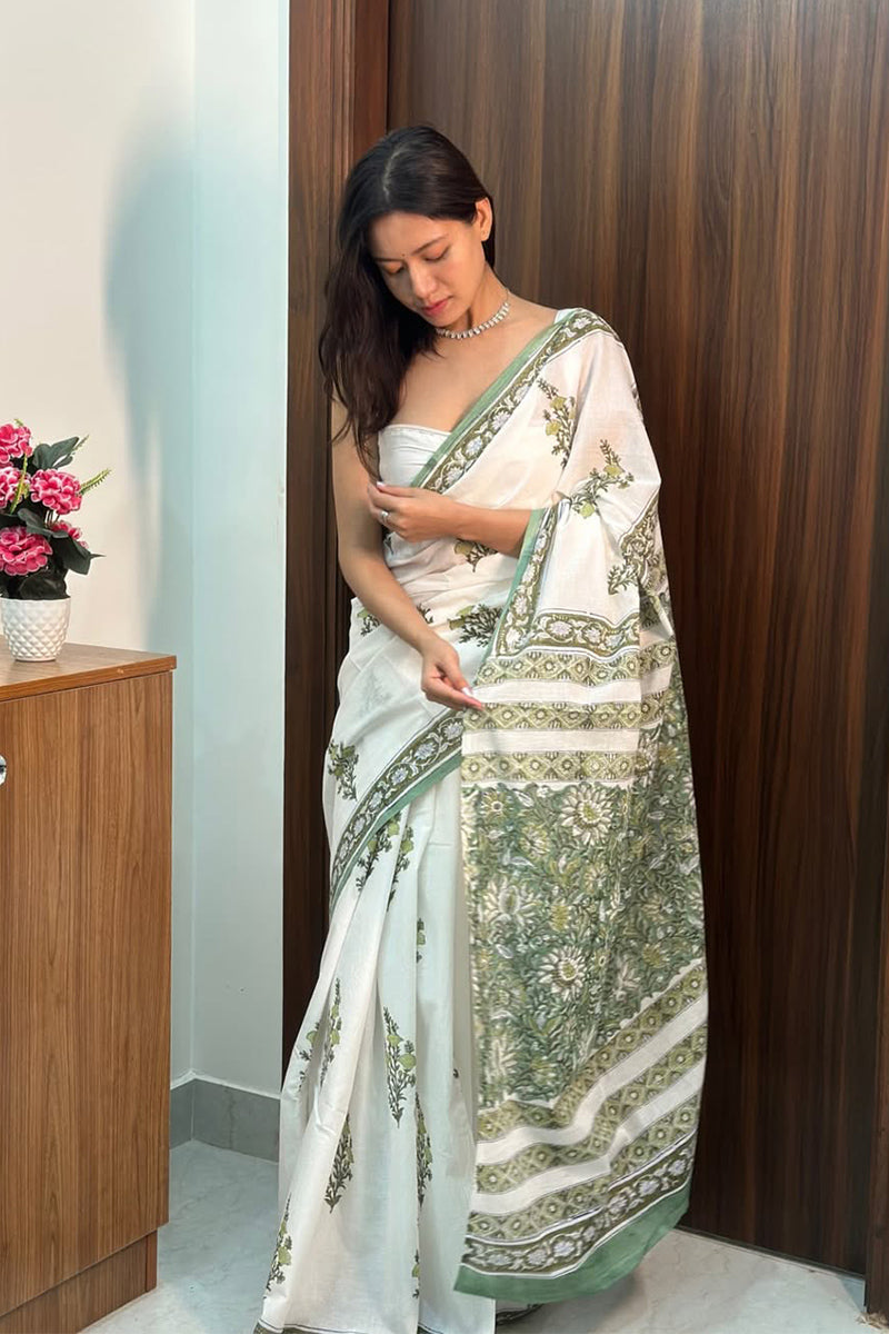 Cynosure 1 Minute Ready To Wear White  Mul Cotton Digital Printed Saree With Pocket